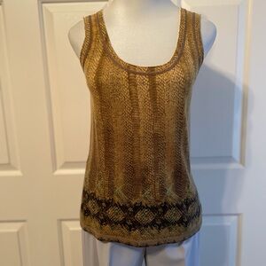 Cashmere sleeveless Top in Golden Brown Snake-Print